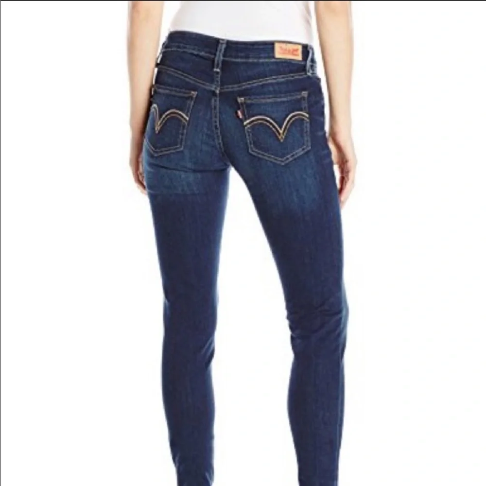 NWT Levi’s: 28x30 Dark Blue Sequenced Skinny Jeans